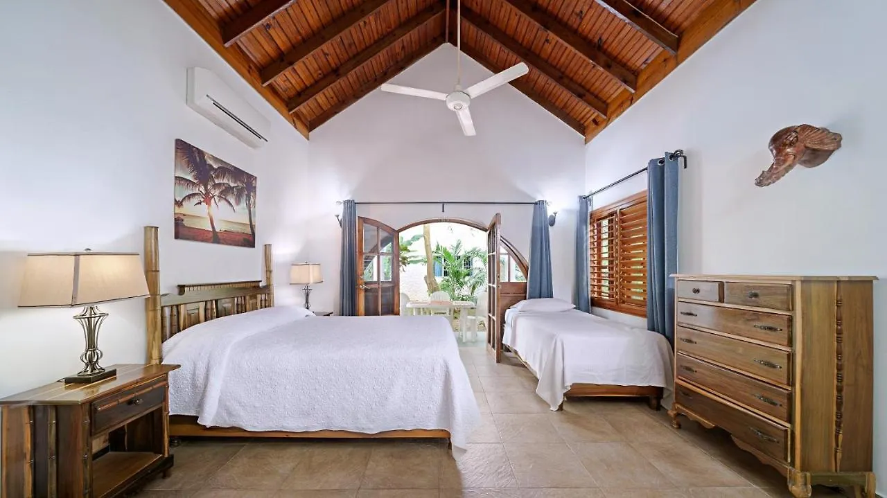 Beach House Condos, Negril