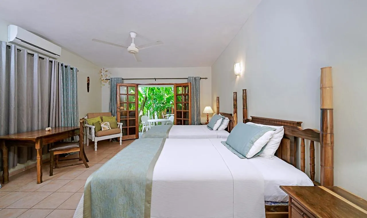 Beach House Condos, Negril 3*,