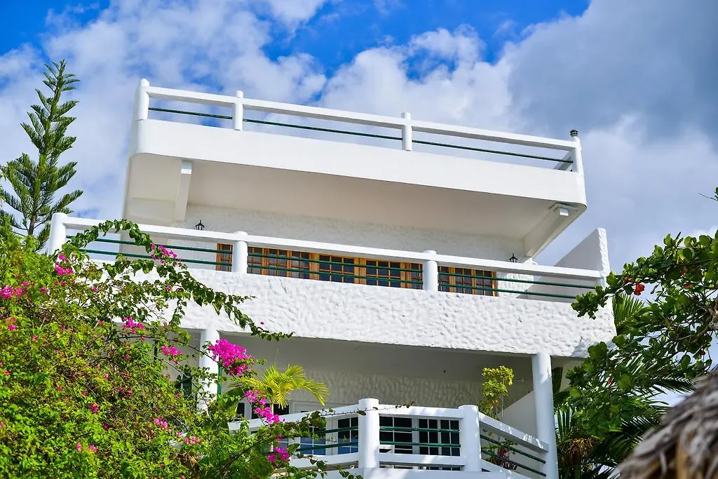 Hotel Beach House Condos, Negril