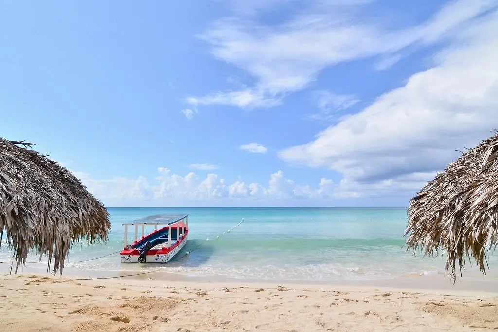 Beach House Condos, Negril Hotel