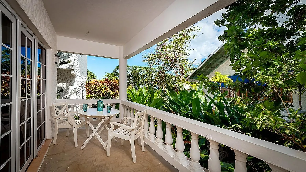 Beach House Condos, Negril Hotel