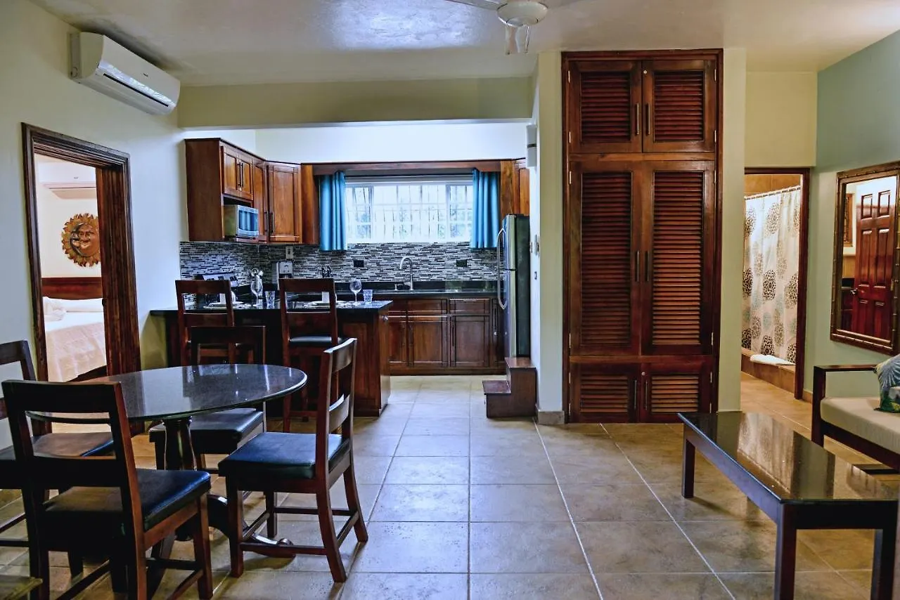 Beach House Condos, Negril Hotel